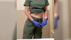 Nurse gets deepthroat during shift
