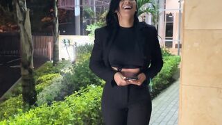 UberSex en Medellin - Lesbianas follando en carro y apartamento - Sara Blonde y Mariana Martix