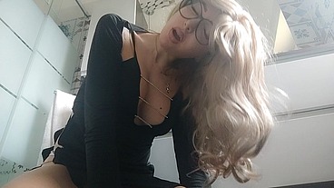 Chantal in a hardcore pee show on the floor