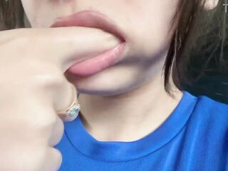 AMAZING SPITTING THROAT LATIN CHICK