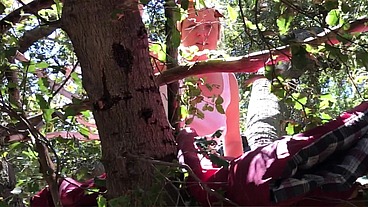 Homeless squatter in the trees puts out for landowner