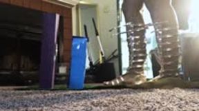 Giantess finds Tinies Living in her Home 4K smaller