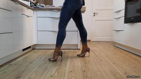 Helenas dirty tights after a day at work HD wmv 1920x1080