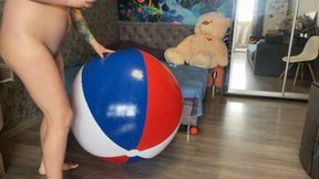 Nacked val play with shosu beachball
