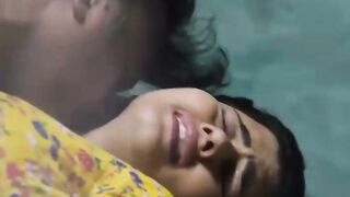 Desi Milf SEx in Outdor