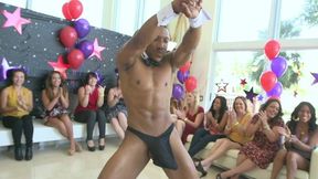 Pleasing Babes's stripper dirt
