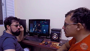 PEGANDO AS MENINAS NO FLAGRA E NAO RESISTIMOS