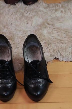 Worn Stockings &amp; Oxford Pumps Shoeplay