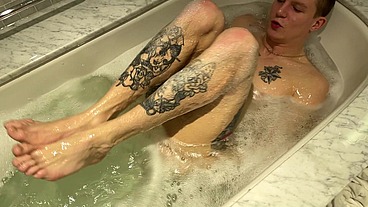 Stepdad spied on stepson in the shower and excited joined Falcon Al Oliver Strelly - 129