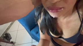 boquete babado e molhando com gozada nos labios