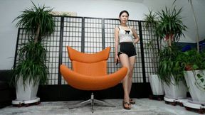 Beautiful and Sexy Asian Girl Yu xin Showcases Sexy 38EU Feet16 4K