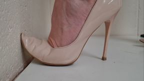 High Heel Toe Scrunching