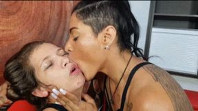 BODYBUILDER FACE LICKING BIG TONGUE WITH BAD BREATH - BY MELISSA MUSCLE - CLIP 6 FULL HD