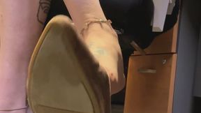 Office dangle