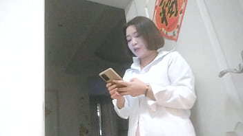 I was deceived by her photo, a middle-aging babe who rips off customers, not worth the cash