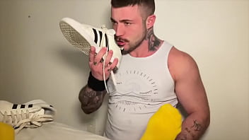 MAGRELO XXL socando gostoso no rab&atilde_o do ursinho