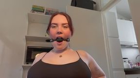 Snowflake tries gags