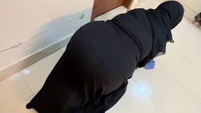 arab huge ass hot stepmom stuck under my bed just then i see her big thick booty & masturbat