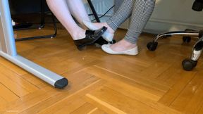 MEETING IS LATE? A CHANCE FOR HOT FOOTSIE UNDER OFFICE TABLE - MOV HD