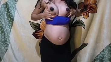 Comeu o cuzinho da novinha grávida e ainda gozou dentro!