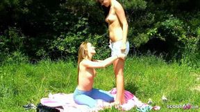 CUTE GIRLS TRYING FIRST Lesbian EXPERIENCE IN THE SUN