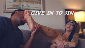 Bratty Gothic Girl Mind Fucks With Foot Worship - Morgana Soles & Expert Toe Sucker