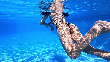 Fucking a Spanish in the pool Ft Antonio Mallorca