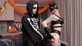 “Fuck My Catsuit!” Bella Mur