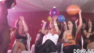 Yong girls doing blow job