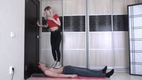 Valentina - sneakers trampling 4K