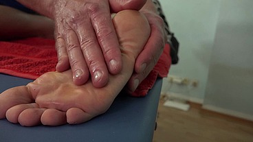 Julia Exclusiv and Marc der Masseur in massage love
