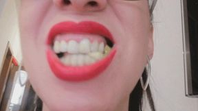 Biting green apple MP4