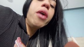 FARTING AND PUTTING ON SEVERAL CLOTHES FOR YOUR FANS BY PIETRA HUNTER CAM BY ALINE FULL HD