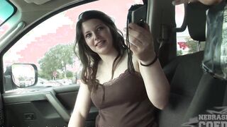 On vacation into Florida, a Bombshell sluts gets her nipples pierced