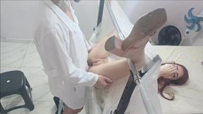 Whore doctor banging fresh-faced bimbo in stirrup