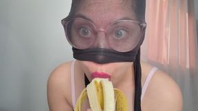 The burglar eats my banana and sucks it too