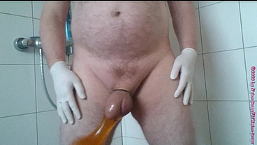 Geiles Pissen und Duschen mit der Pisse im Kondom ** Natursekt FUN **