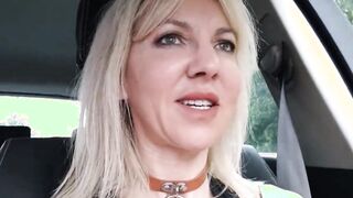 Thérèse dans la cabine dessayage