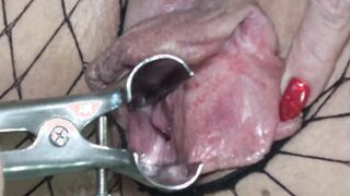 Nicole DuPapillon plays with her Voluptuous Big Lipped Cunt and uses a Speculum