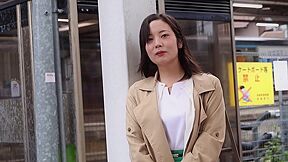 336knb-267 A Slightly Embarrassed Reaction To A Polite