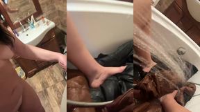 milfycalla- i masturbated in bath tub with peed down jacekts 180