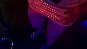 Aventuras do Casal Mattos - Levei minha mulher no swing pra dar pra todo mundo enquanto eu gozava na buceta da amiga dela