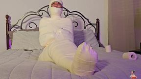 Calisas Bondage Diaries: Ghostly Mummification