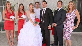 Big-boobed babes Julia Ann and Nicole Aniston love dick-riding