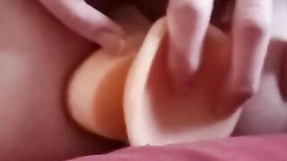 Jane Does herself with dildos and has noisy screaming orgasm