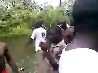 afro floozy get banged on public