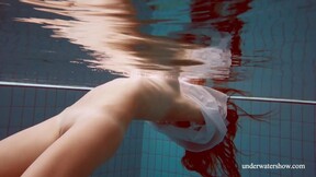 Big natural tits beautiful babe Lola underwater swimming