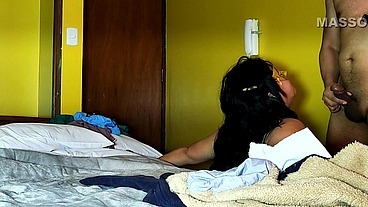 Gordita inexperta: mi primera vez teniendo sexo delante de una cámara. ¡Espero hacerlo bien!