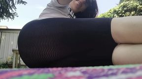 Steamy Italian Lady&#x5C55;&#x793A;dirty Feet & Transparent Yoga Pants outdoors