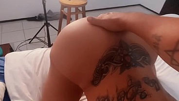 Leitinho na boca adorooo! Você ja me viu de 4 como tenho raba linda e gostosa ?